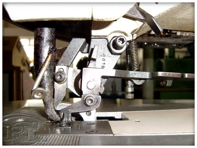 Máquina de Dobladillar 'COMELZ COM4' 4