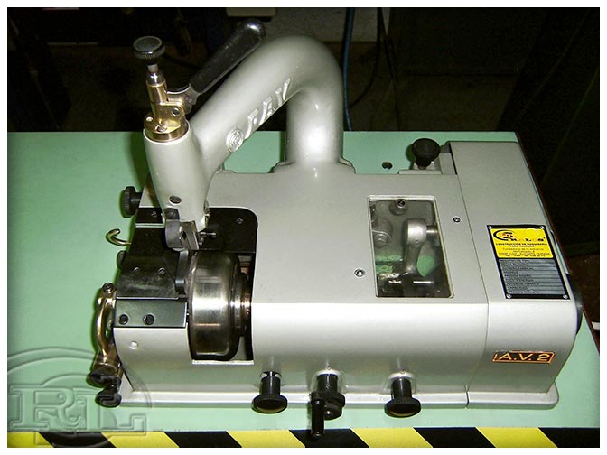 Máquina de Rebajar Piel con Embrague 'FAV AV2' 3