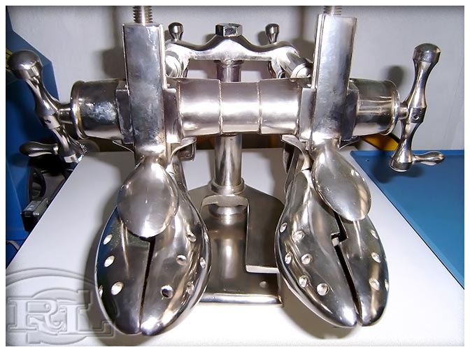 Máquina de Esnsanchar Zapatos VULCAN 'V-79' 2