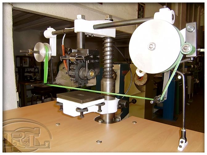 Máquina de Timbrar a Pedal 'SANGAR' 2
