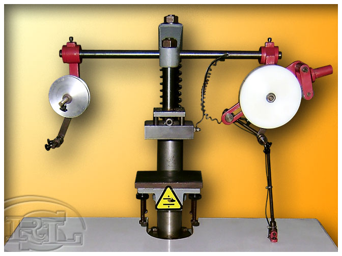 Máquina de Timbrar a Pedal 'D-G' 2