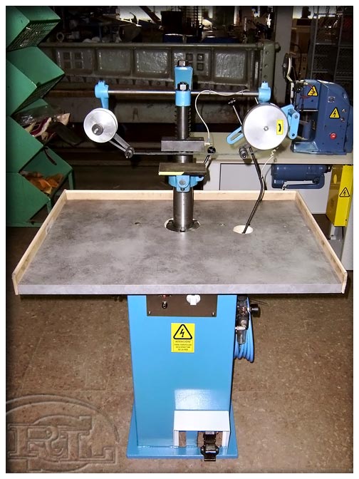 Máquina de Timbrar Neumática 'N1' 3